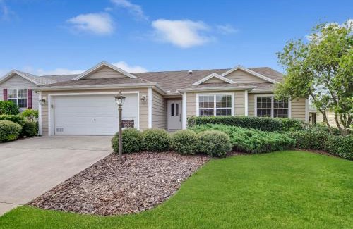 Hadley Casa | 2537 Z3b VILLAGE OF HADLEY by REMAX Premier