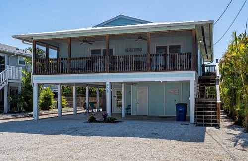 Fort Myers Beach Casa | 258 Ostego Lazy Lobster Lower by Coastal Vacation Properties