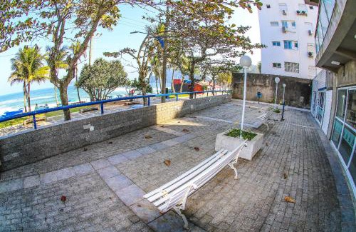 Tombo Casa | 25C - Pé na Areia do Tombo, 1 Suite Master, Ar Cond, 2Wc, 1 vaga, Roupa de Cama e Vivo fibra