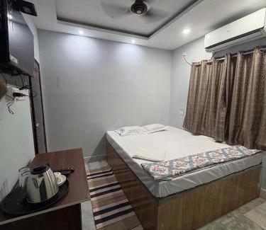 Mukundapur Casa | 25th Lantern Guest House