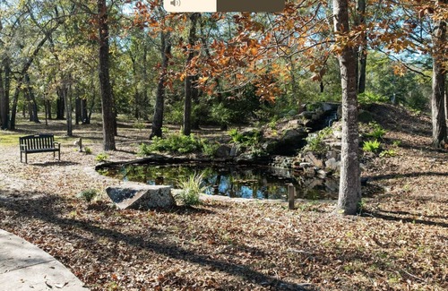 Ravenel Casa | 26 acre gated private property close to Downtown Charleston on a lake