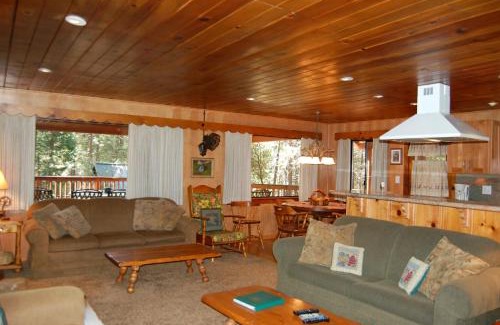North Wawona Casa | 26 Deer Den