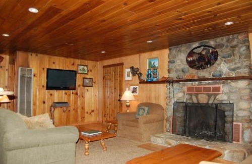 North Wawona Casa | 26 Deer Den