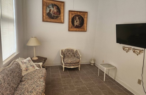 Lorain Apartamento | #26 Downtown Apartment with city views