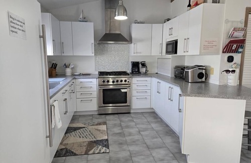 Dennisville Condominio | 2605 Landis Avenue North