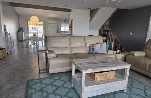 Dennisville Condominio | 2605 Landis Avenue North