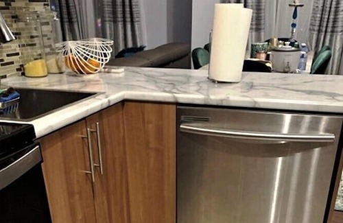 Lafleche Apartamento | #262 Spacious, AC, W/D, Great Location with Balcony