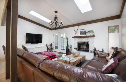 Intermountain Casa | 2633 Kinnickinnick Rd., Unit E2