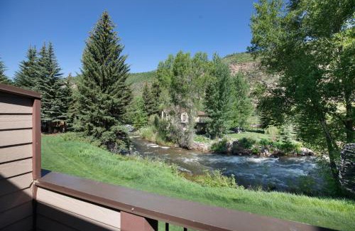 Intermountain Casa | 2633 Kinnickinnick Rd., Unit E2