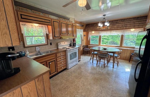 Twin Mountain Casa | 26CM - private camp in Bretton Woods, wifi, AC, private yard with great views!