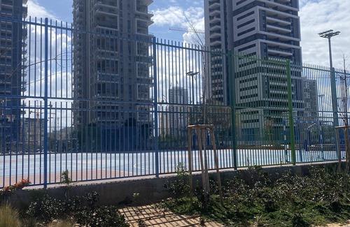 Bat Yam Apartamento | 26th floor 4-bedroom apt in the center with AC, fitness room, 24/7 security