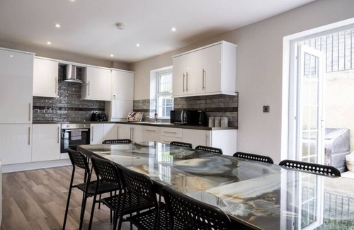 Enniskillen Casa | 27 Devenish Manor · Escape Ordinary at Devenish Manor, New & Stunning