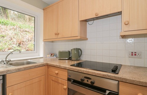 Bridport Cabaña | 27 FERNHILL HEIGHTS, romantic, with a garden in Charmouth