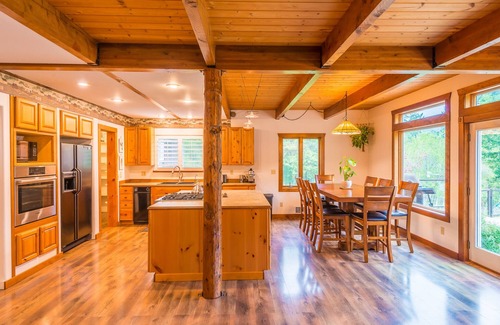 Port Angeles Casa | 27 acres de bosques con vistas a la montaña cerca del Parque Nacional Olímpico