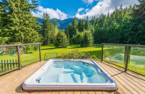 Port Angeles Casa | 27 acres de bosques con vistas a la montaña cerca del Parque Nacional Olímpico