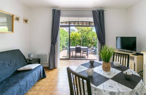 Carqueiranne Apartamento | 27 m² Apartamento ∙ 1 habitación ∙ 4 personas