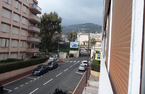 Roquebrune-Cap-Martin Apartamento | Estudio de 27 m2 + logia de 7 m2, estacionamiento privado, vista lateral al mar, 100m mar