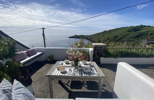 Coverack Casa | 270 Degree Sea Views across Coverack!
