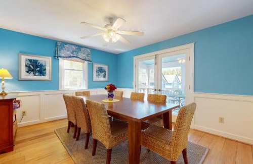 Sullivan's Island Casa | 2714 Bayonne Street