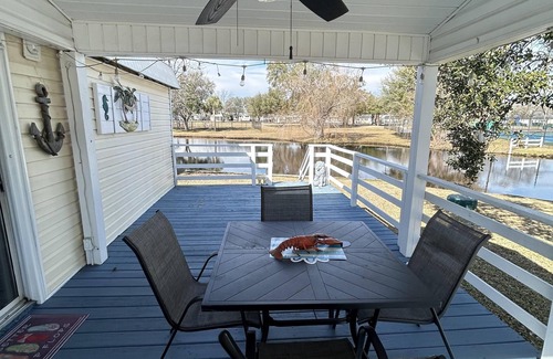 Garden City Cabaña | Flamingo Beach Cottage Oceanside Village Waterfront