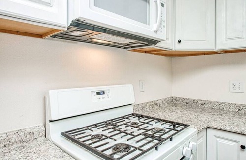 Fresno Casa | 2730 W Bullard Back Studio · Totally New Awesome ★ North Fresno Back Studio
