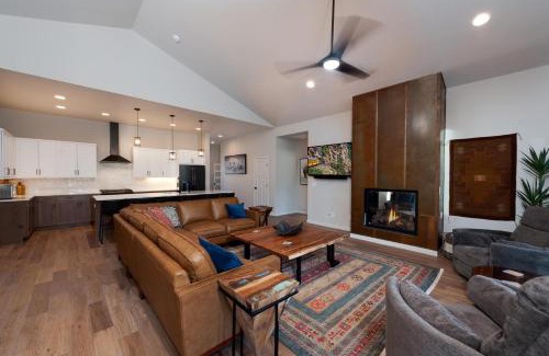 Trimble Casa | 275 Estancia Loop