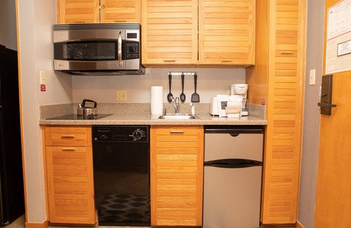 Mountain House Hotel | 2759 Slopeside 1 Bedroom Condo by RedAwning