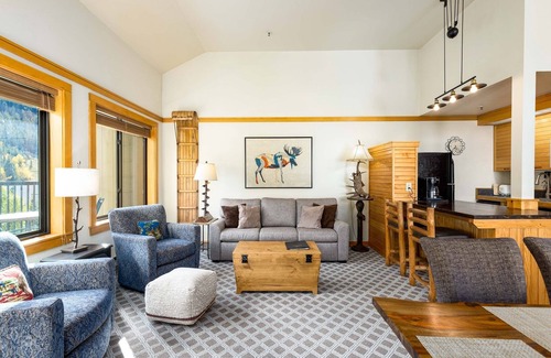 Mountain House Hotel | 2796 Slopeside 2 Bedroom Condo by RedAwning