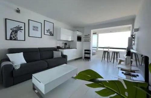 Six-Fours-les-Plages Apartamento | 27m with terrace - first row sea view