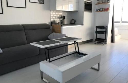 Six-Fours-les-Plages Apartamento | 27m with terrace - first row sea view