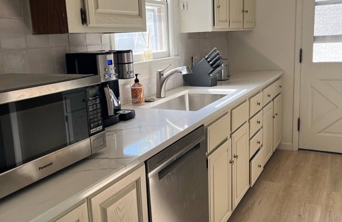 Wichita Casa | 28 day minimum stay. Charming Cottage Retreat in the Heart of Wichita