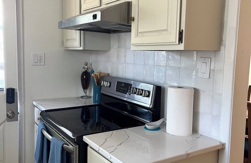 Wichita Casa | 28 day minimum stay. Charming Cottage Retreat in the Heart of Wichita