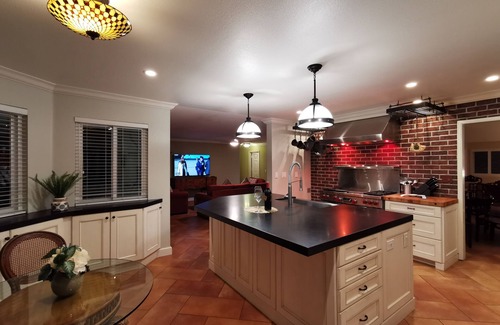 Vallejo Casa | 2800sqft Luxurious home with bay view private pool near SF & NAPA