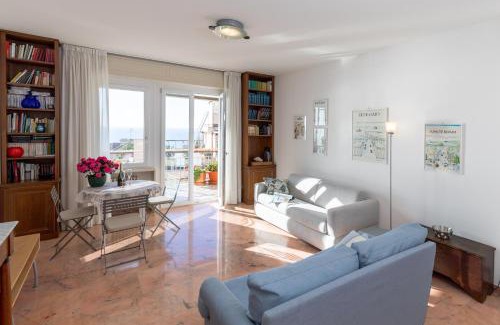 Sanremo Apartamento | 282 - Casa Boscobello, Terrazzo vista Mare e Parcheggio Privato a 15 minuti a piedi dal Teatro Ariston