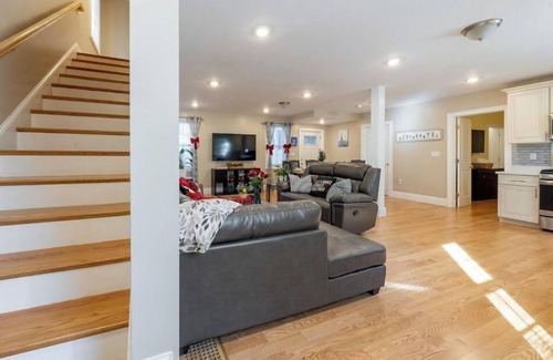 Quincy Casa | 284 - 5BR Boston-Peaceful House near England Aqua