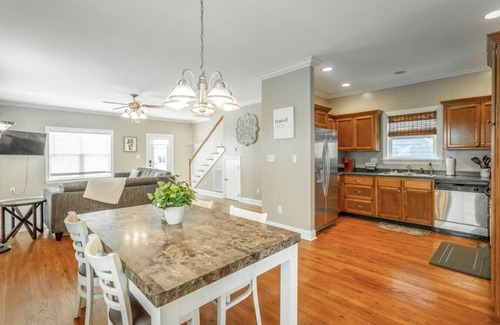 Kansas City Casa | 29) Large 4 bedroom - 8 beds - Pet Friendly