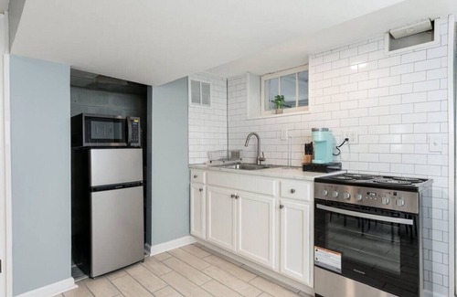 Dundalk Condominio | 2939 Liberty Basement NEW!! · Convenient & Affordable Dundalk Studio!