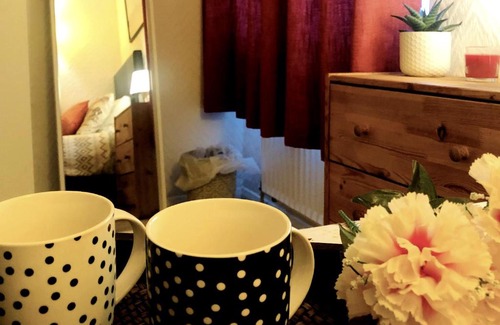 Stanwell Casa | (29EW-01) Dreams Serviced Accommodations- Staines/Heathrow