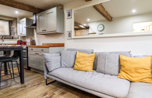 Wadsworth Cabaña | 2A CHISERLEY STILE, with hot tub in Hebden Bridge