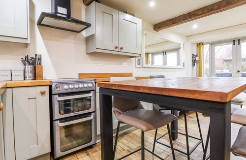 Wadsworth Cabaña | 2A CHISERLEY STILE, with hot tub in Hebden Bridge