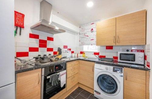 Beeston Casa | *2a* ground floor house setup for your most amazing & relaxed stay + Free Parking + Free Fast WiFi