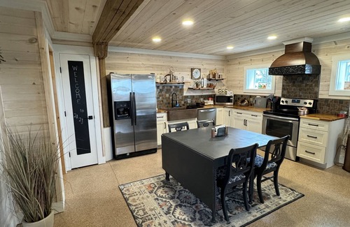Wilmington Casa | 2A2J Barn pool Getaway 9 miles to WEC