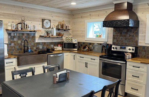 Wilmington Casa | 2A2J Barn pool Getaway 9 miles to WEC