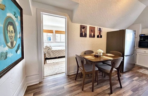 Arcata Apartamento | 2B/1B Chic Downtown Luxury Apt