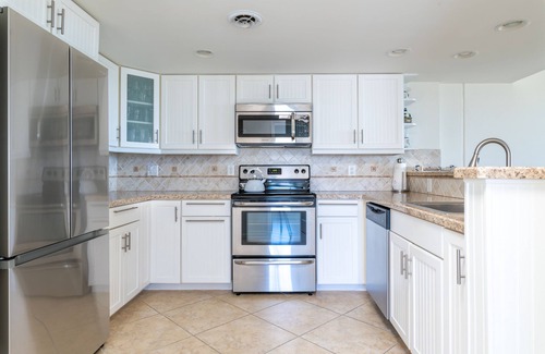 Southend Condominio | 2b / 2b frente al mar con vista al mar con piscina