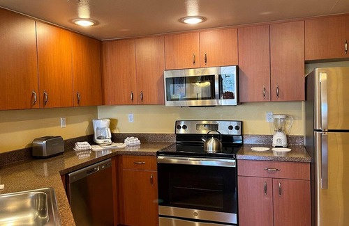 Enterprise Casa | 2B/2Bath SLEEPS 8 @Resort located at south end of strip. Casino/3mi to stadium