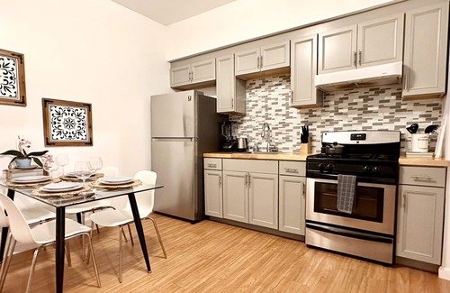 Wayland Apartamento | 2B1B Summer Getaway,Private Kitchen! Brown&RISD