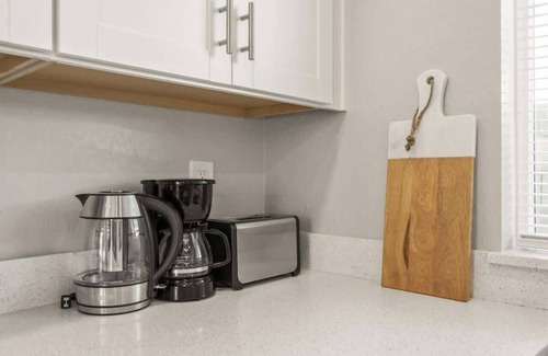 Peoria Apartamento | 2B2B Free Parking & Premium Beds