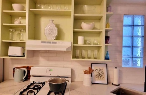 West Lakeview Apartamento | 2BD/1 BA with summer patio in quiet Roscoe Village