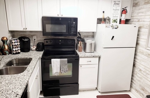 Charleston Condominio | 2bd 1 bath unit and you can see the golf course
